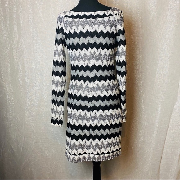 Karlie black, white and gray dress~M - Picture 2 of 4